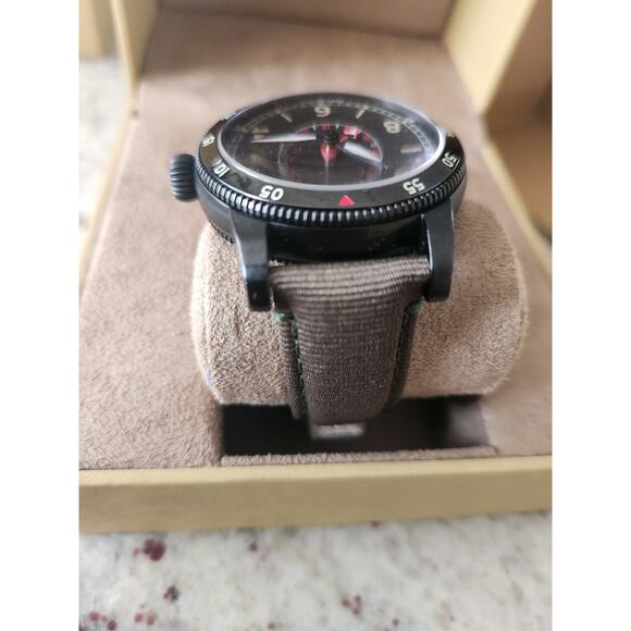 Burberry UTILITARIAN BU7855 Men's Watch in box - Picture 10 of 16